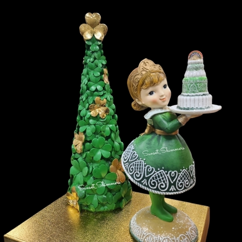 St Patricks Day Gingerbread Leprechaun Girl w/ Lucky Irish Rainbow Cake New - Picture 7 of 11